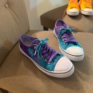 Tie dye sneakers 2021 Styles. Be a trendsetter.